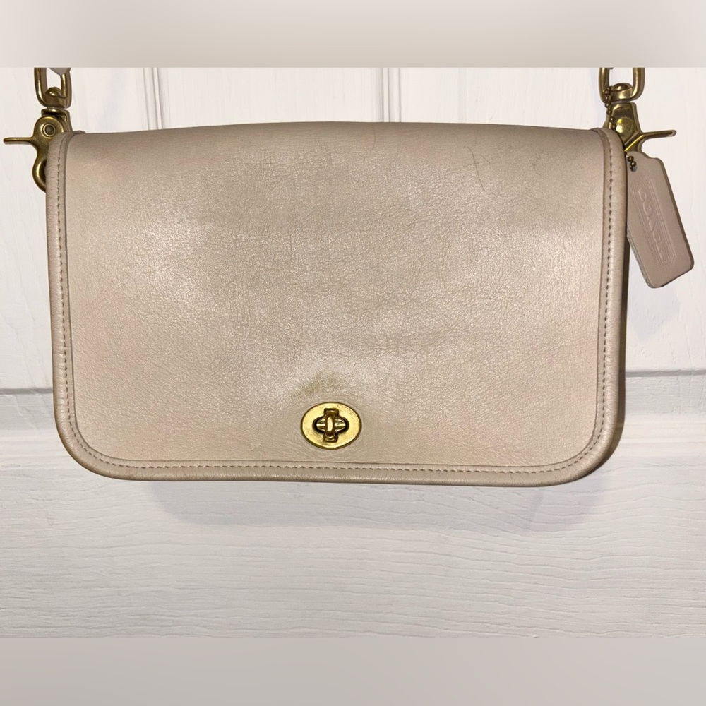 Vintage Authentic Coach Bone Leather Crossbody Brass Turn Lock Hang Tag 1109-317